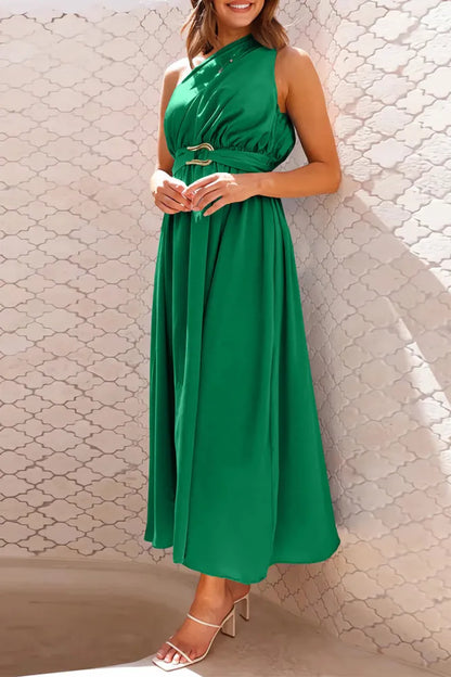 Norah - Elegante Abendkleider mit schrägem Ausschnitt und massiven Metallic-Verzierungen