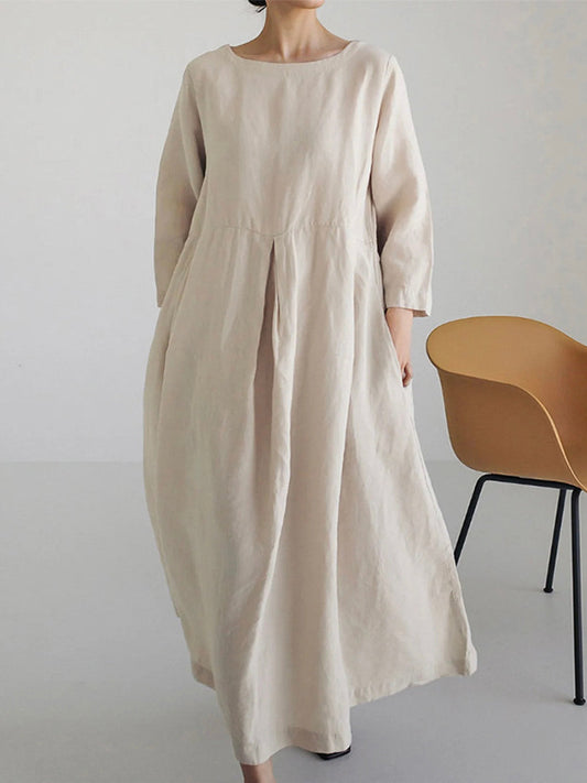 Elegantes langes Kleid im minimalistischen Stil mit leichtem und bequemem Design