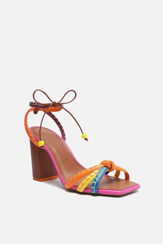 Magaly® | Sandalen mit Absatz und geknotetem Riemen
