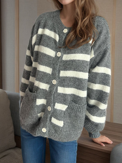 Lea - Gestreifte Strickjacke mit Knöpfen und langen Ärmeln für Frauen