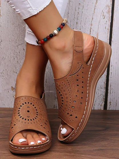 Laura - Vintage-Sandalen mit Ethno-Print und Hohlperforation mit Klettverschluss