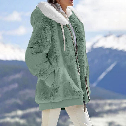 Weiche Jacke mit Kapuze