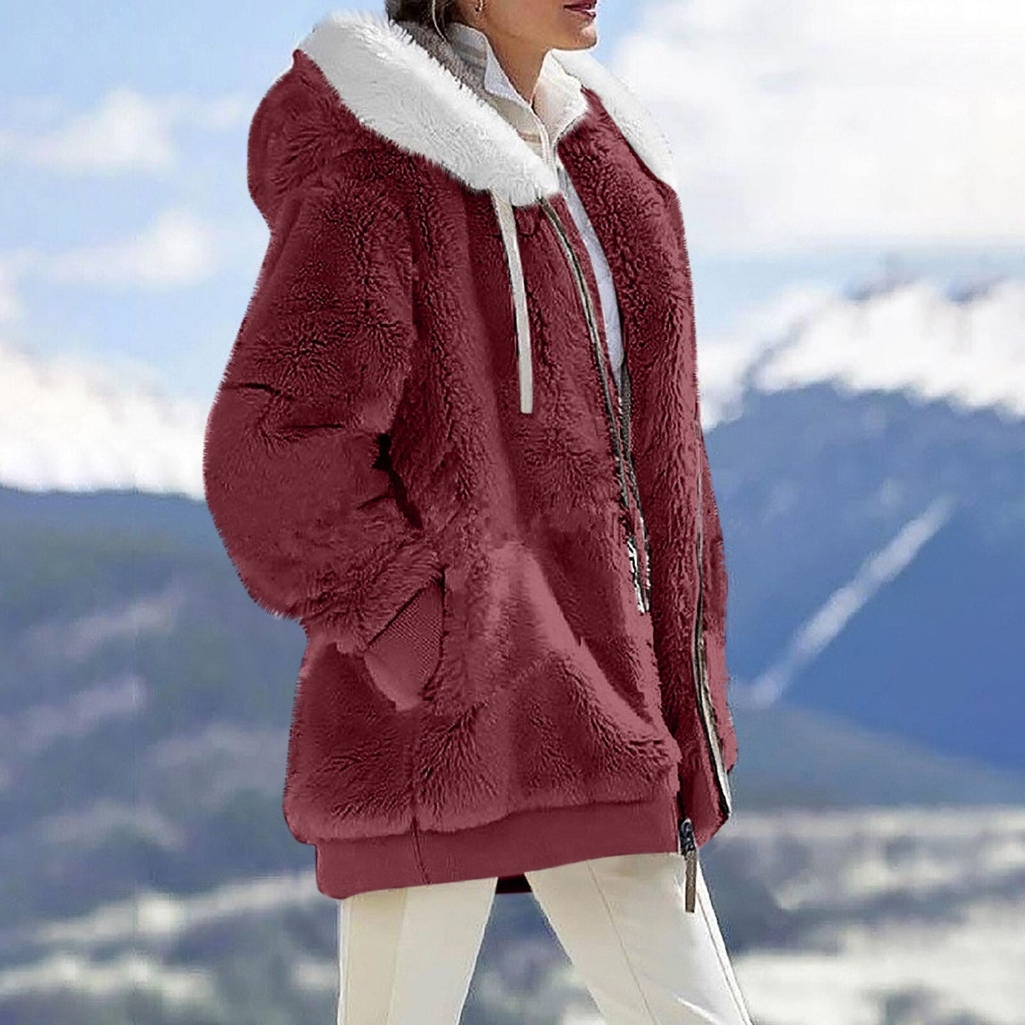 Weiche Jacke mit Kapuze