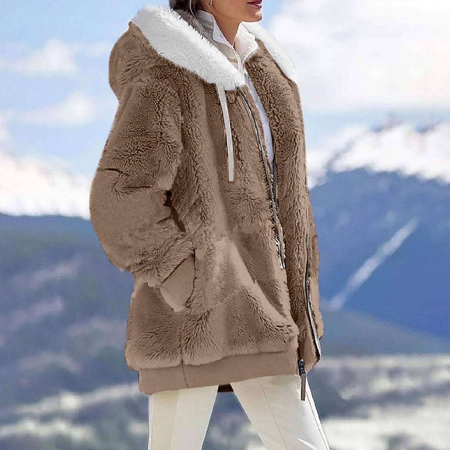 Weiche Jacke mit Kapuze