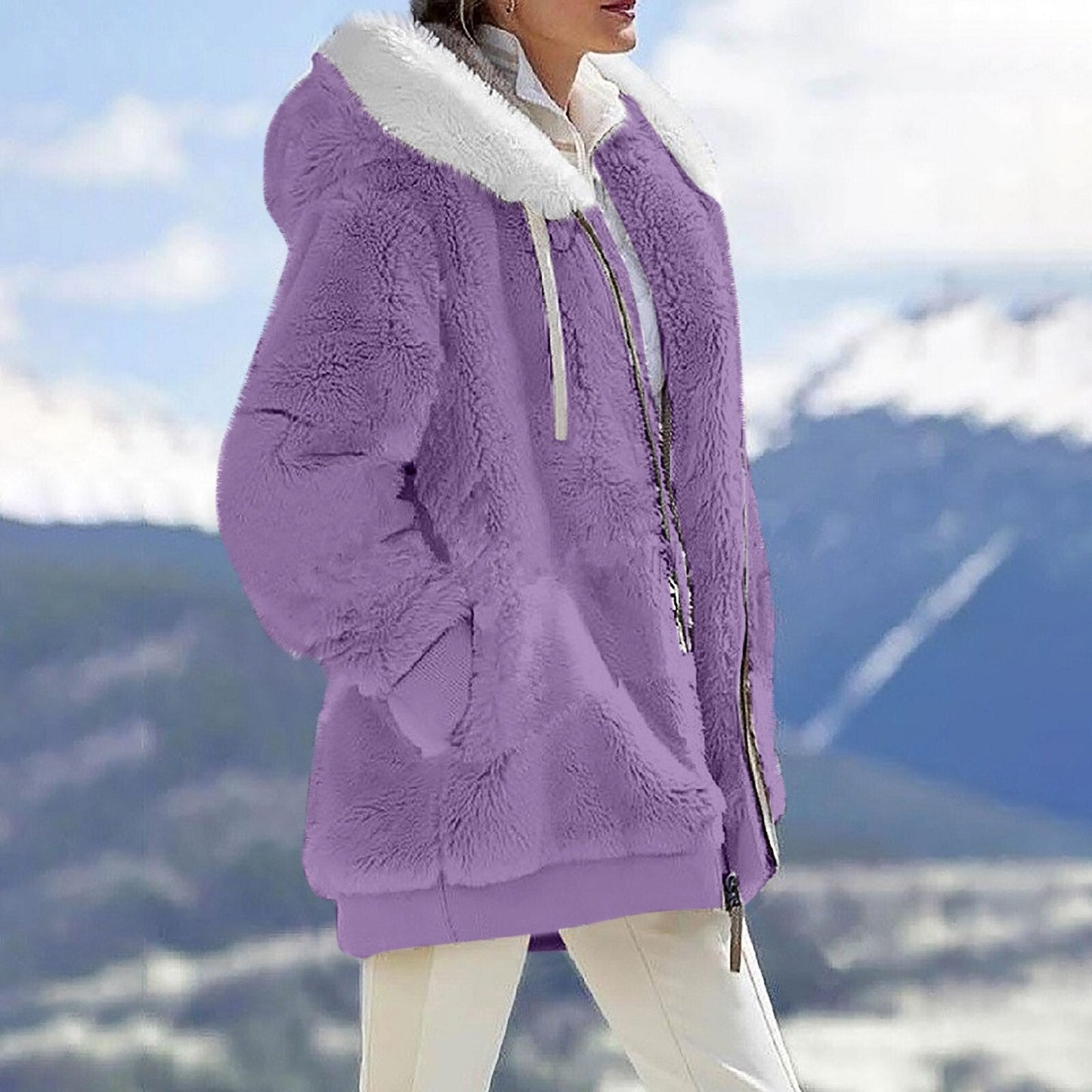 Weiche Jacke mit Kapuze