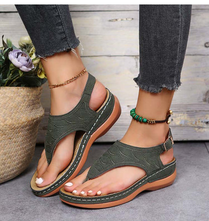 Irene® | Romanza Stilvolle Keilabsatzsandalen für den sommerlichen Strandlook