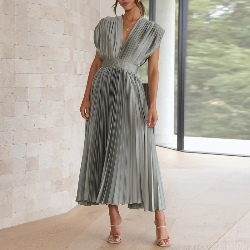 Ärmelloses Kleid mit V-Ausschnitt und verstellbarem Schnitt