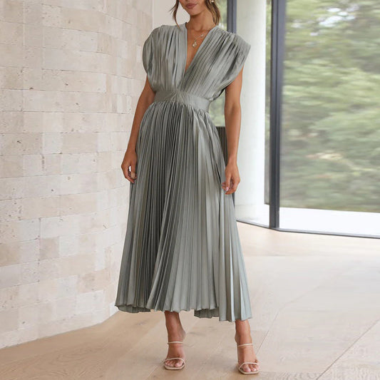 Ärmelloses Kleid mit V-Ausschnitt und verstellbarem Schnitt