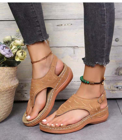 Irene® | Romanza Stilvolle Keilabsatzsandalen für den sommerlichen Strandlook