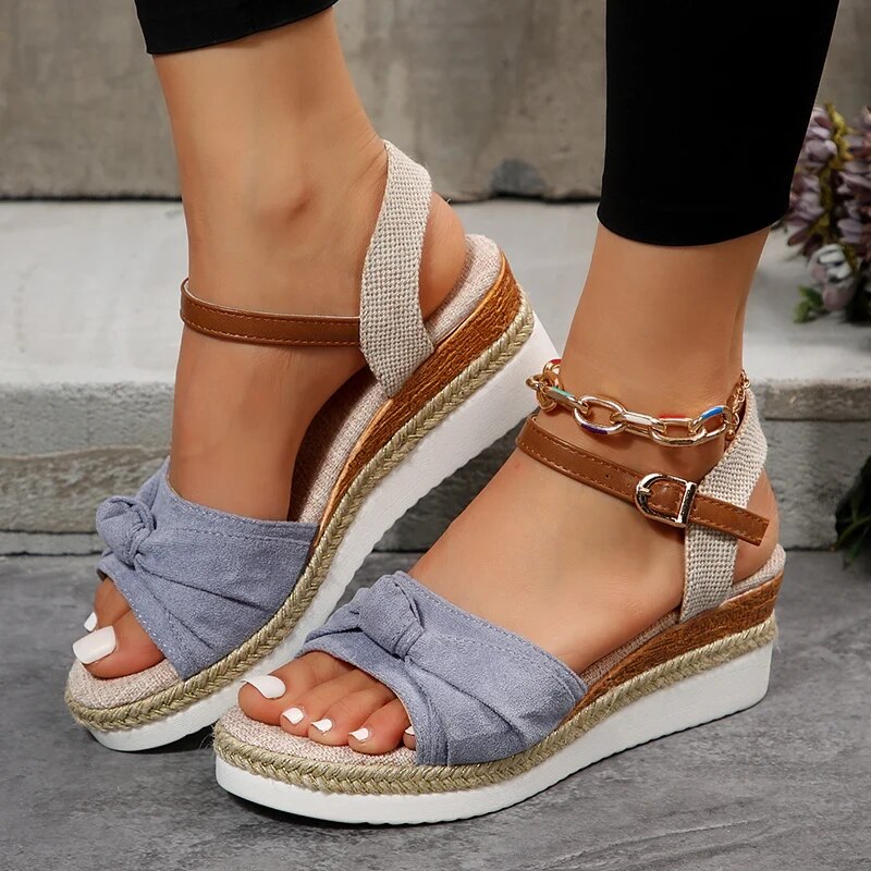 CM | Modische Sandalen