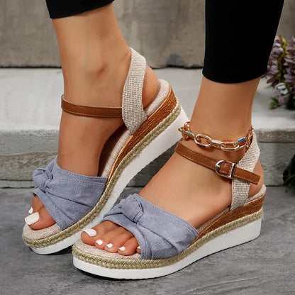 CM | Modische Sandalen