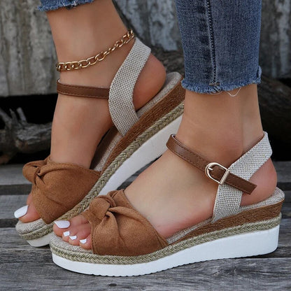 CM | Modische Sandalen
