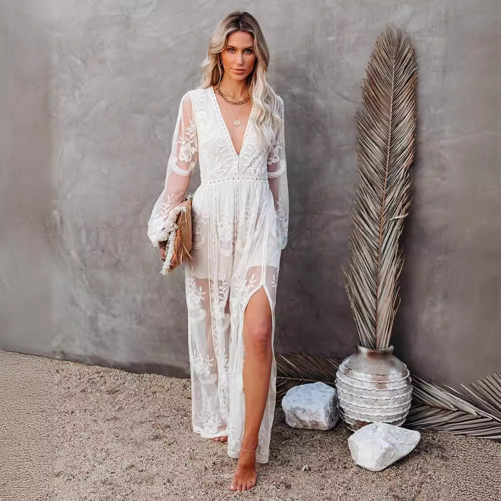Cervo - Maxikleid aus Spitze mit herzförmigem Ausschnitt