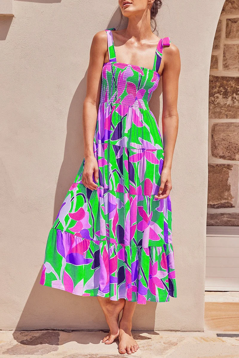 Kleid mit dünnen Trägern und Punkten auf der Fashion Street