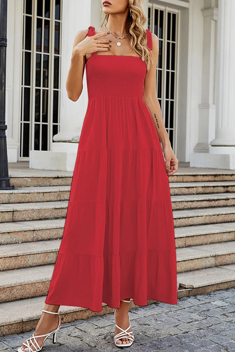 Kleid mit dünnen Trägern und Punkten auf der Fashion Street