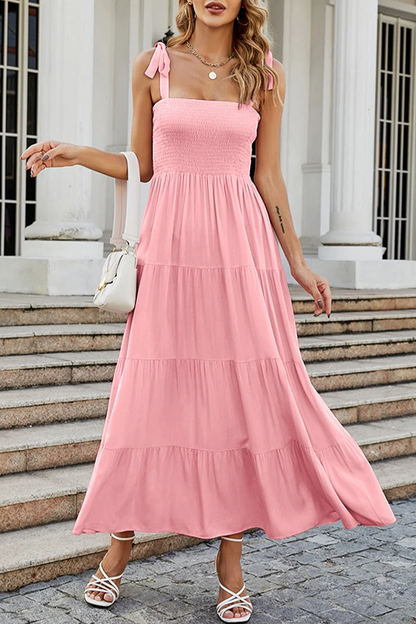 Kleid mit dünnen Trägern und Punkten auf der Fashion Street
