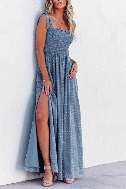 Cosette - Jacquard-Kleid mit Schlitz, Smokings und Schleifenbändern