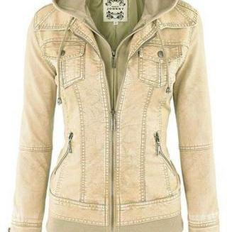 Elegante Damenjacke im Vintage-Design mit einer tiefen Kapuze und langen Ärmeln für einen strahlenden Look.