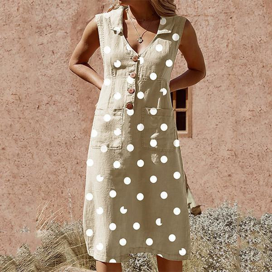 Elegantes Kleid mit Taschen und Punkten, mit Knöpfen verschließbar, in Übergröße