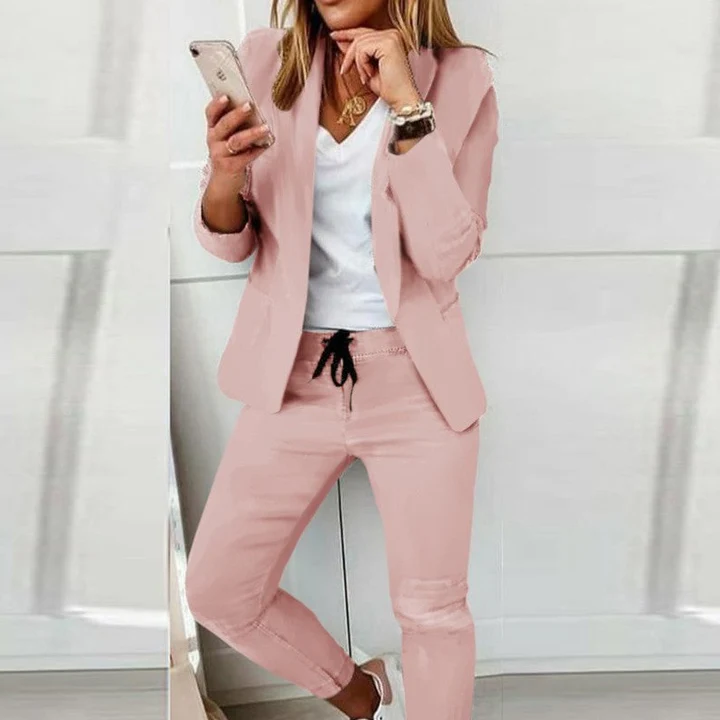 Ariella - Stylisches Kostüm für Frauen