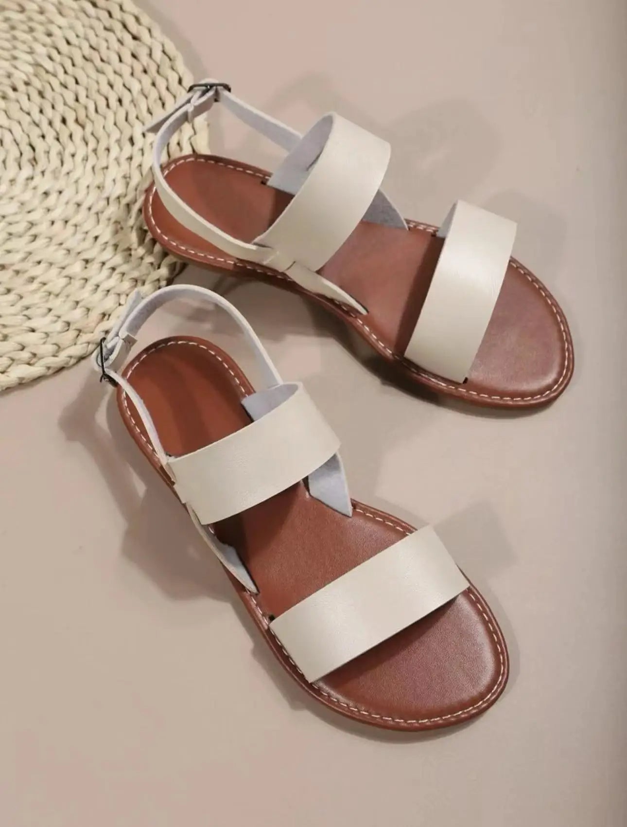 Modische Ledersandalen für Damen