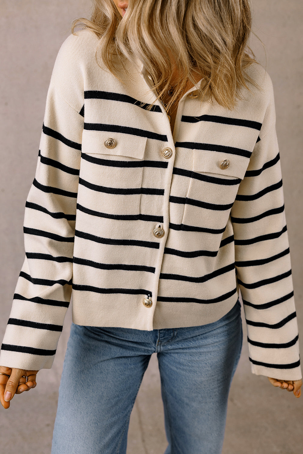 Merly | Schicke und charmante gestreifte Strickjacke mit Knöpfen