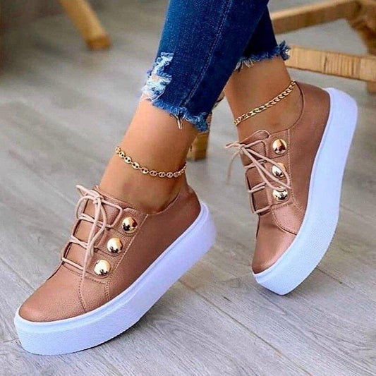 Naomi - Modische Schnürschuhe mit eleganten Knöpfen