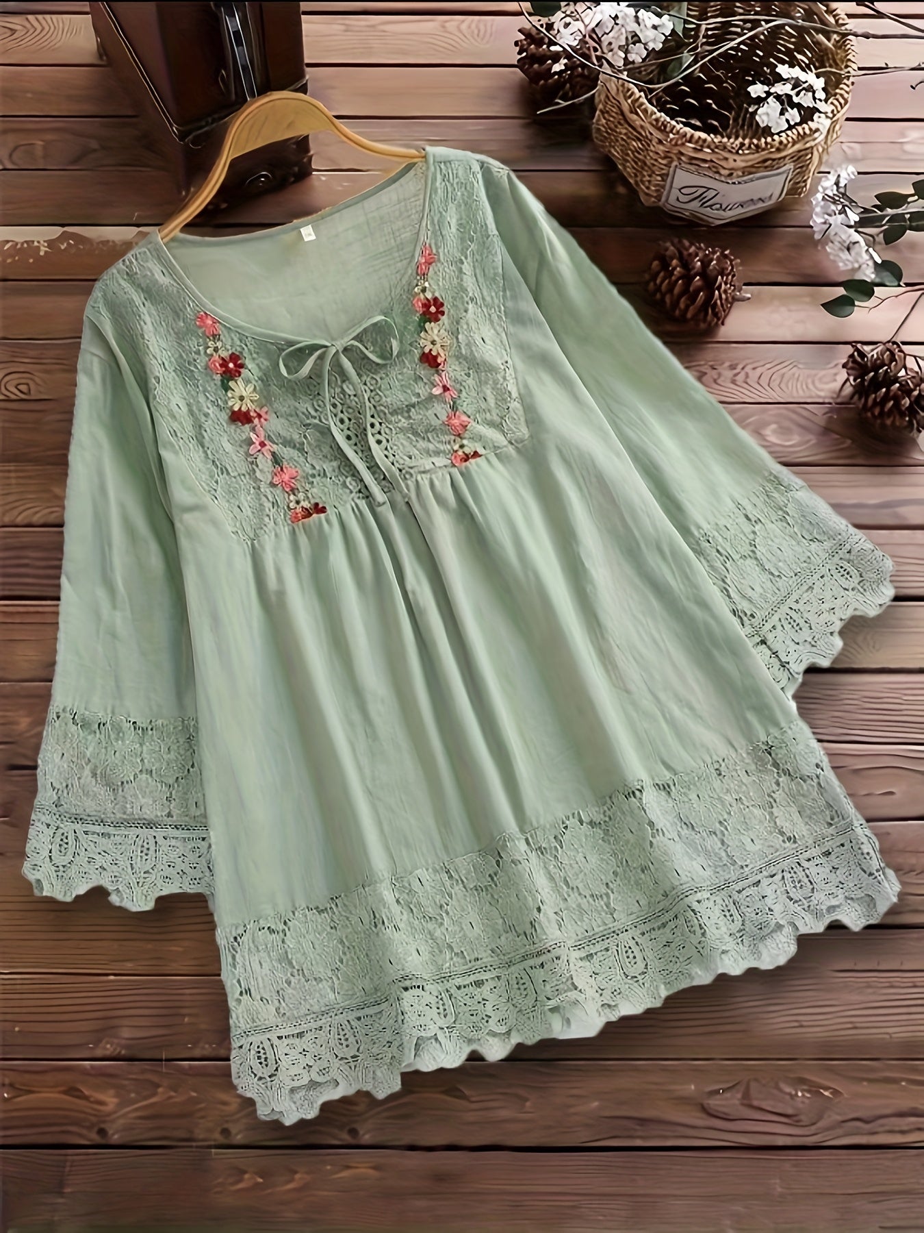 Tavo™ | Elegante Bluse aus raffinierter Spitze