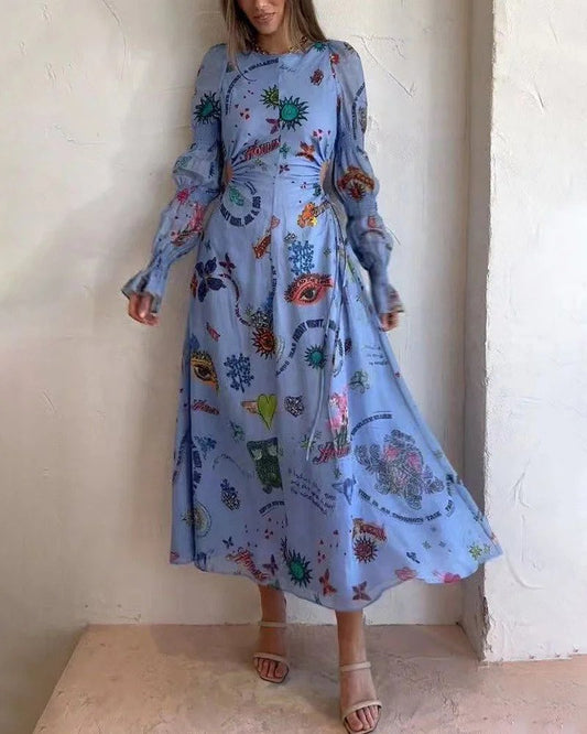 Langes Kleid mit hohler Taille und individuell bemalten Laternenärmeln