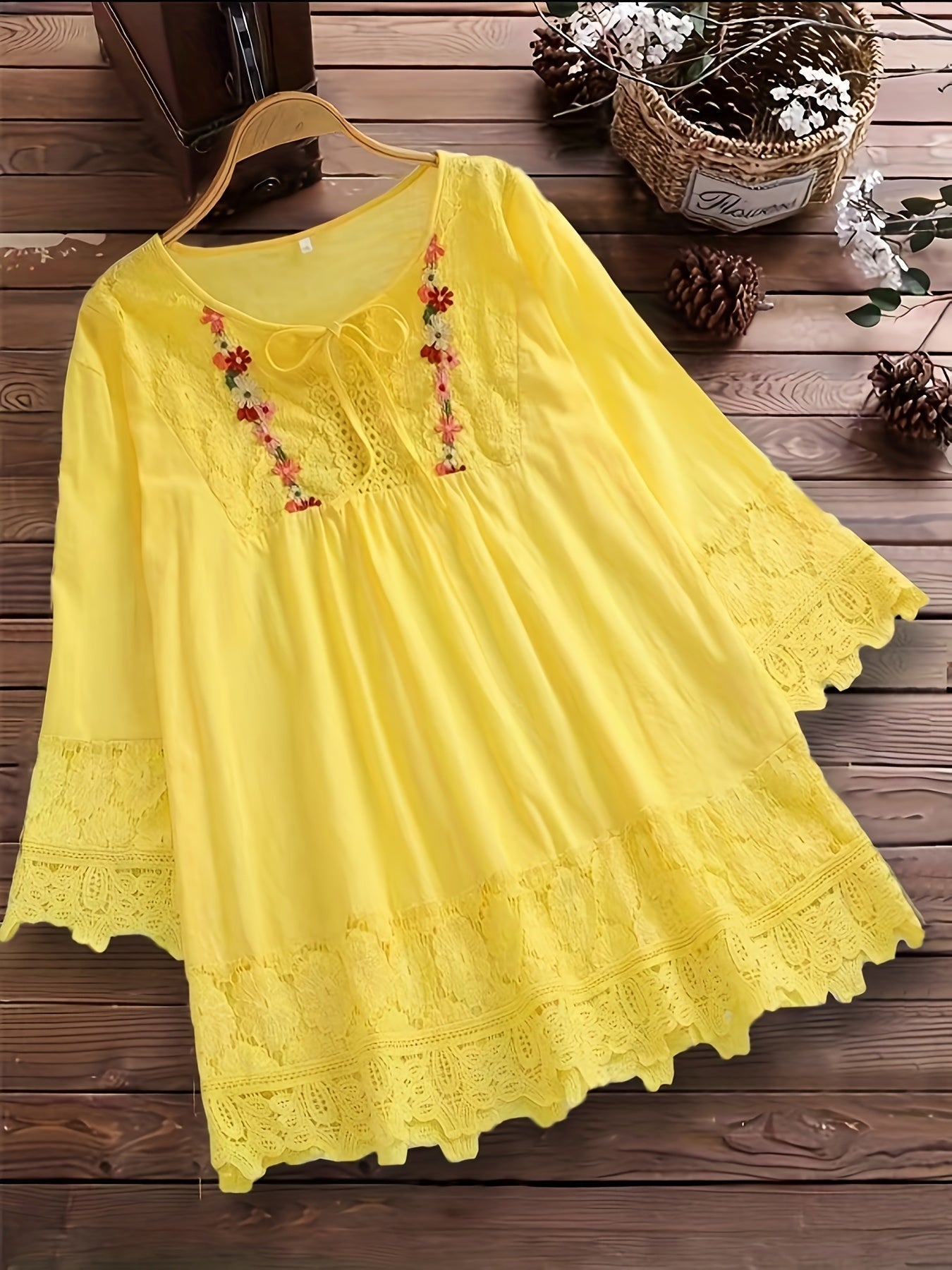 Tavo™ | Elegante Bluse aus raffinierter Spitze