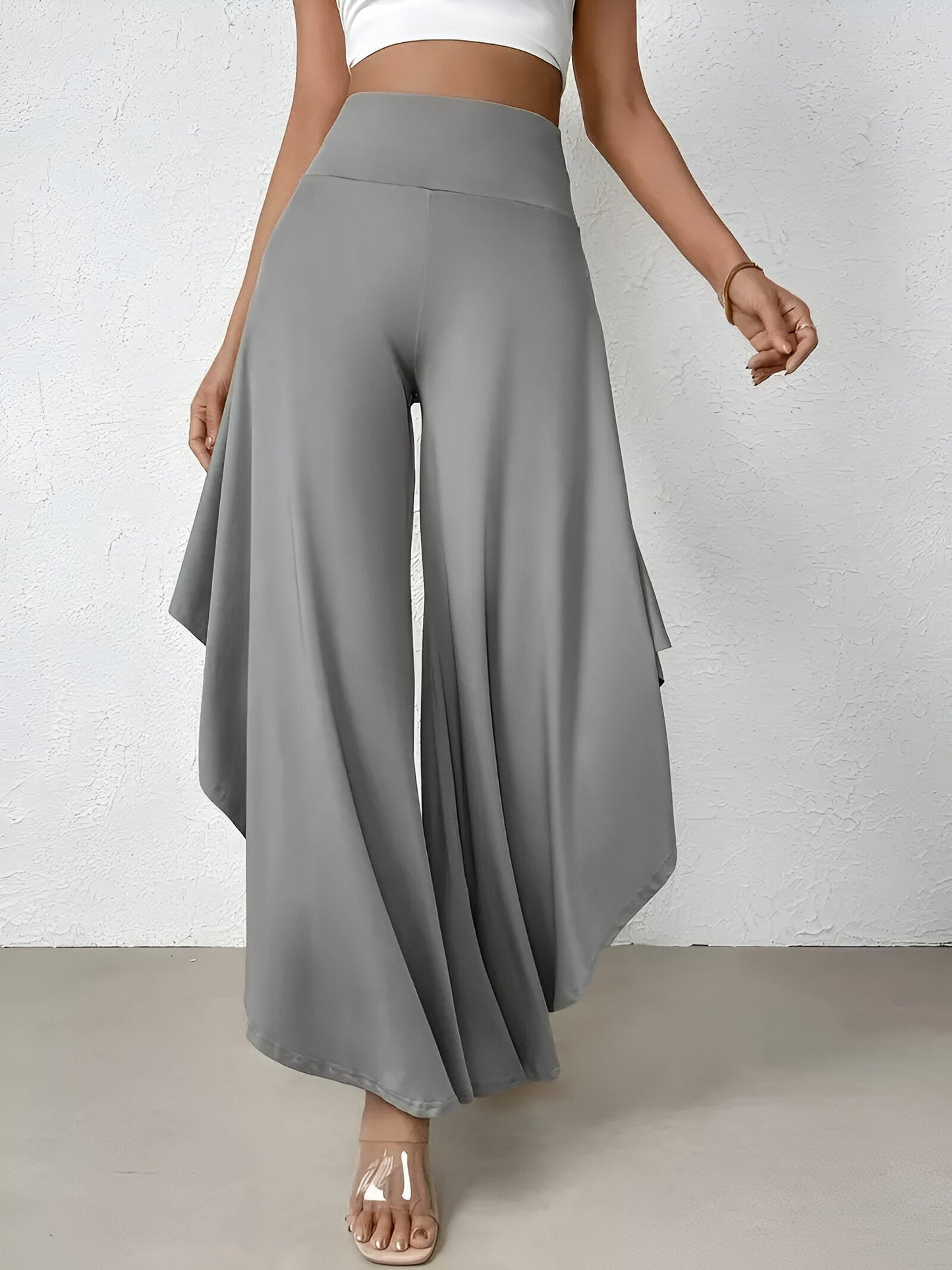 Weite Hose mit asymmetrischem Hemd