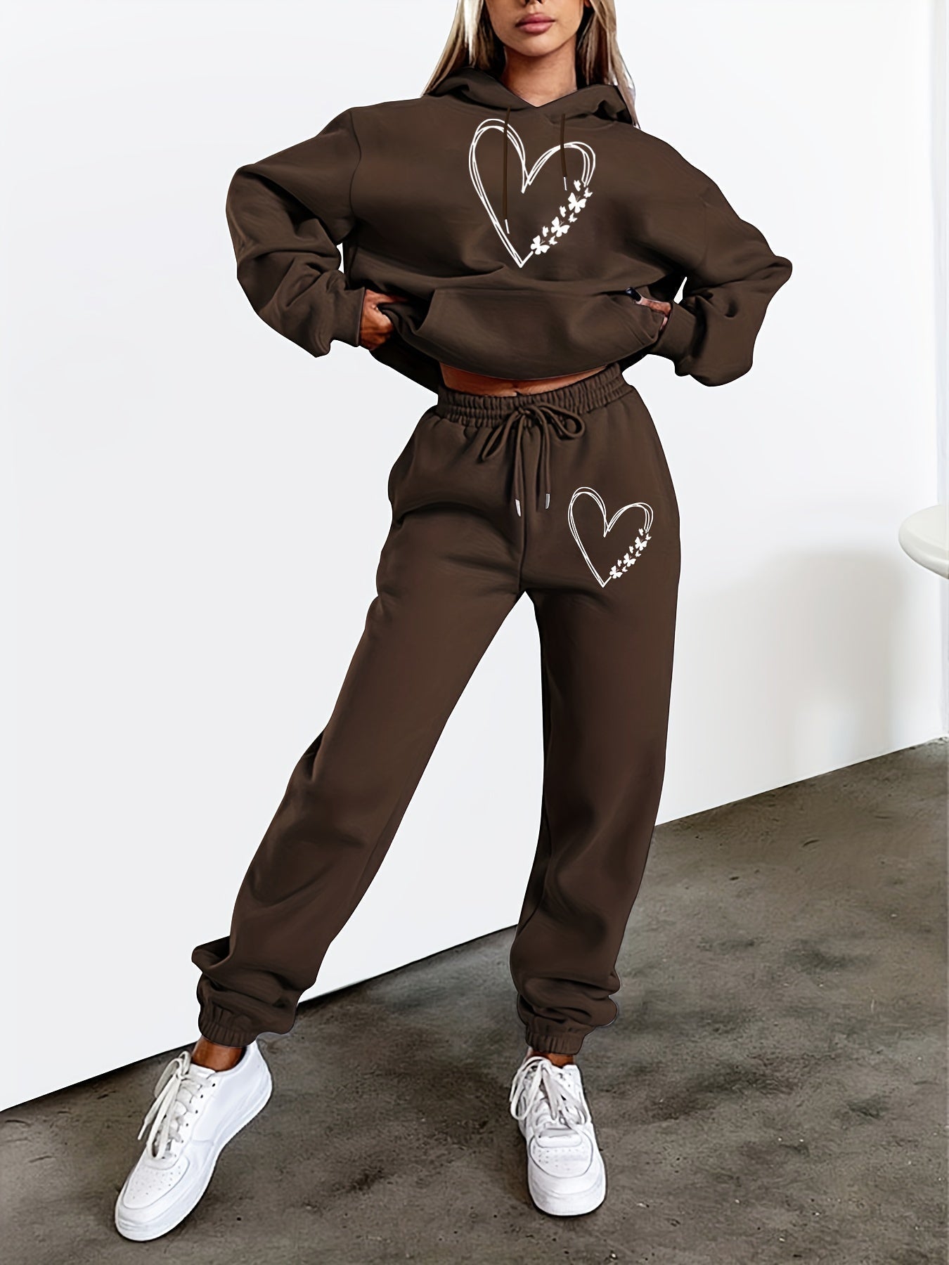 Lena - Lässiges Outfit mit trendigem Hoodie und Jogginganzug für Frauen