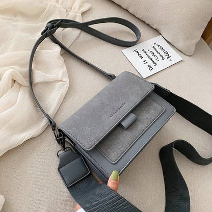 Kristel Crossbody Bag | Mit praktischer Klappöffnung