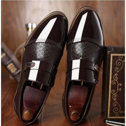 Maßgeschneiderter Schuh mit Leder und Gummi
