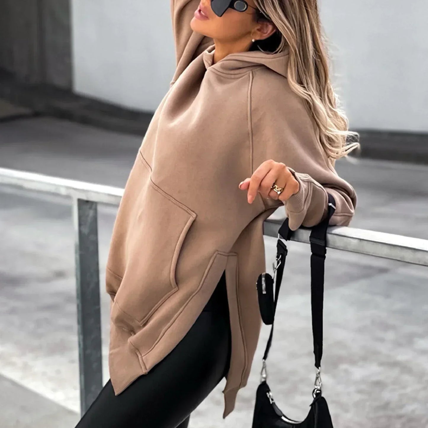 Amelia - Oversize-Kapuzenkleid für Frauen