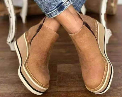 Plateaustiefel und Plateausohle mit Gummiband - Slip-On-Komfort