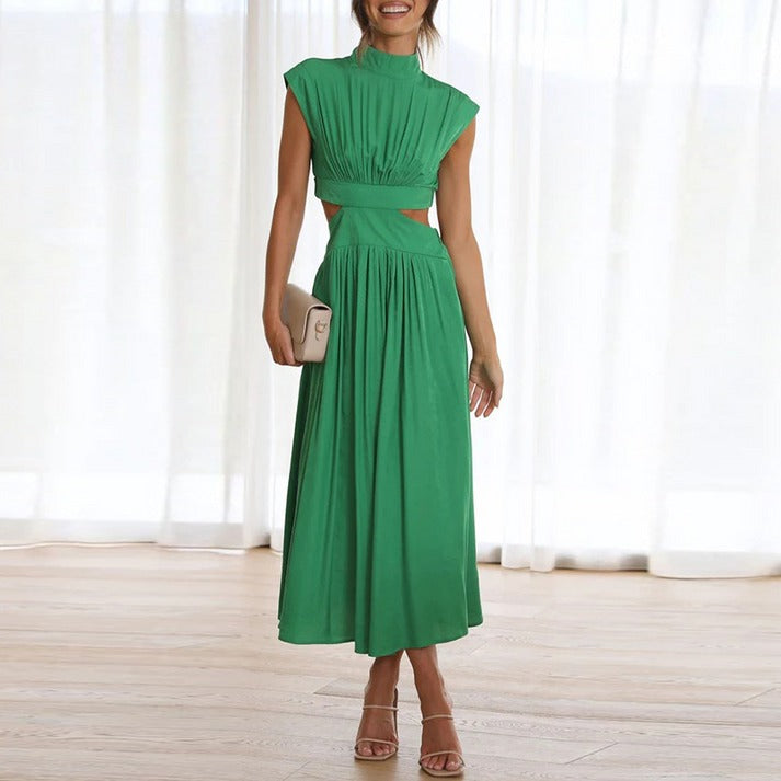 Elegantes Sommerkleid mit hohem Kragen und fließendem Schnitt