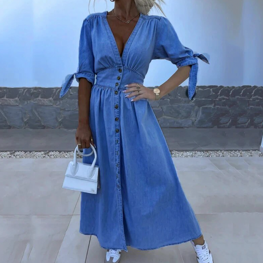 Modernes Kleid mit V-Ausschnitt und Knopfverschluss