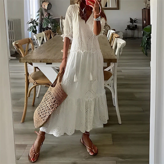 - Stylisches weißes Sommerkleid