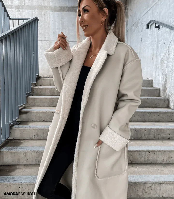 Jacke aus Leder und Fleece mit Schnürsenkeln