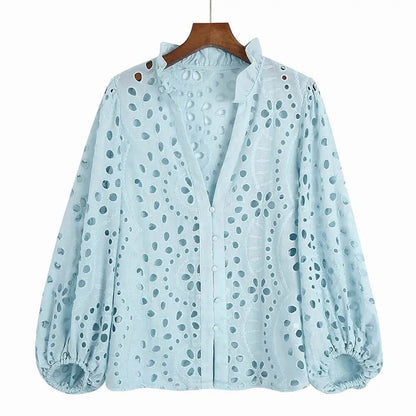 Lety - Damenbluse mit Ausschnitten