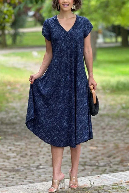 Einfaches und fließendes Kleid