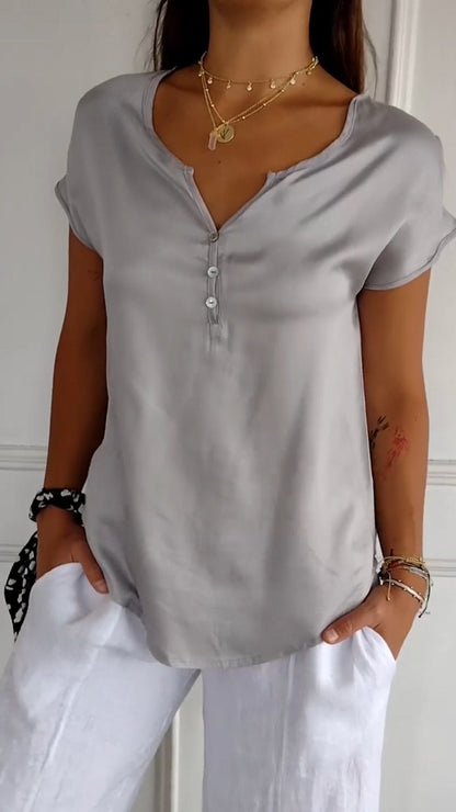 Ardovian™ | T-Shirt mit V-Ausschnitt in zeitloser Eleganz