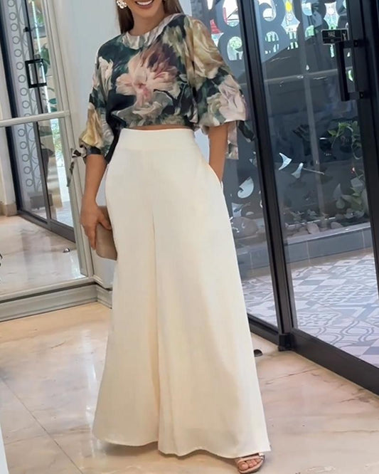 Set aus Oberteil und Hose mit Blumendruck und weitem Bein