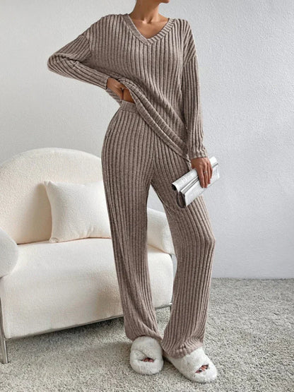 Eva - Schickes und stilvolles geripptes V-Ausschnitt-Lounge-Set für den Herbst für Frauen