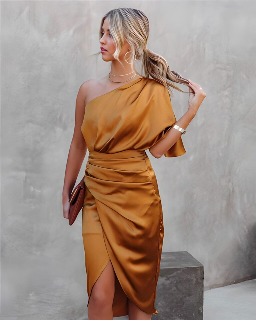 Elegantes asymmetrisches Kleid