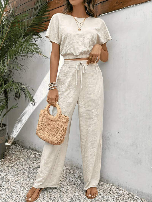Trendiges Damenset mit Crop Top und weiter Hose