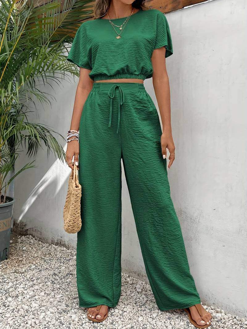 Trendiges Damenset mit Crop Top und weiter Hose