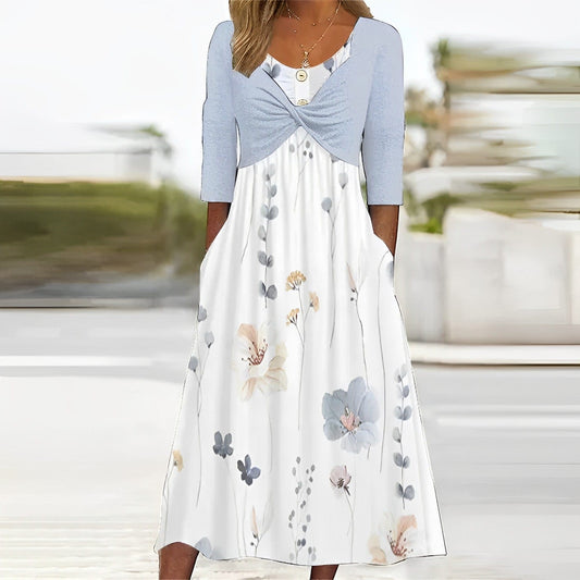 - Blaues Kleid mit Aufdruck