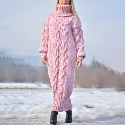 Frida | Kuscheliges Strickkleid mit übergroßem Rollkragen